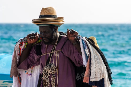 Preview: Street vendor on the beach