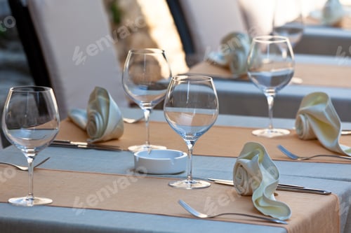 Preview: Cozy Restaurant tables ready for service