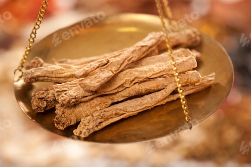 Preview: Various Chinese medical herbs and medical instruments