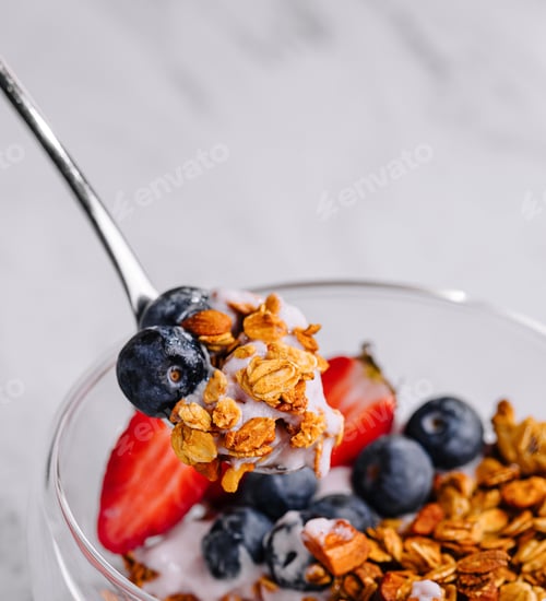 Preview: Fresh granola with yogurt and berries