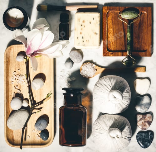 Preview: Natural skin care products flat lay. Zero waste, eco friendly bathroom and spa accessories