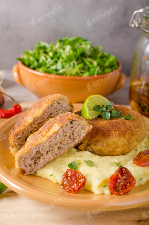 Preview: Minced meat schnitzel with cheese