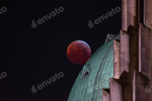 Preview: Blood Moon Brussels