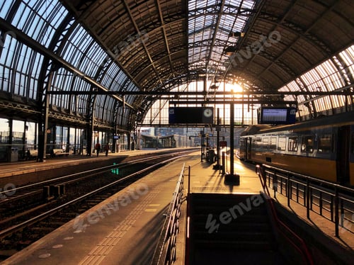 Preview: Interior of a railway station in Amsterdam