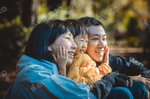 Preview: Japanese family in a park