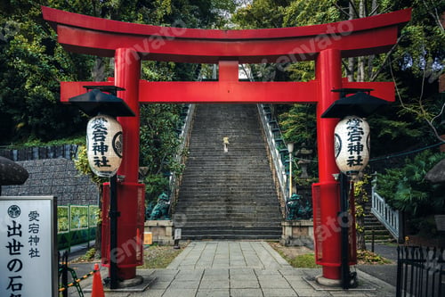 Preview: Red Torii Gate at Japanese Shrine