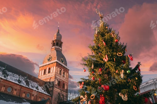 Preview: Riga, Latvia. Christmas Market On The Dome Square With Riga Dome Cathedral. Christmas Tree And