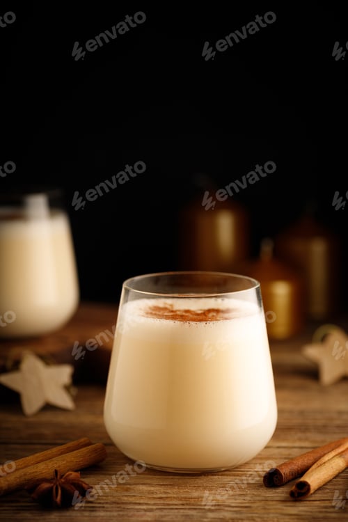 Preview: Festive eggnog cocktail in a glass