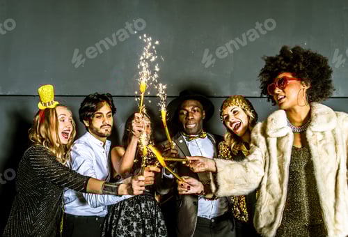 Visualização: Amigos fazendo festa em uma boate