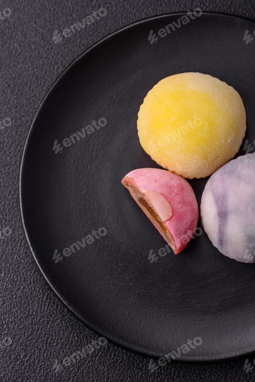 Preview: Delicious sweet chilled mochi desserts with fruit filling