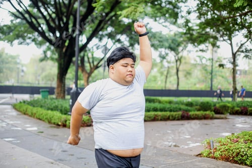 Preview: Fat Asian Guy in Sportswear Warming His Body