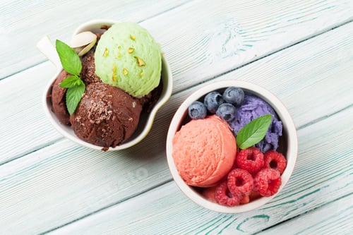 Preview: Ice cream with nuts and berries
