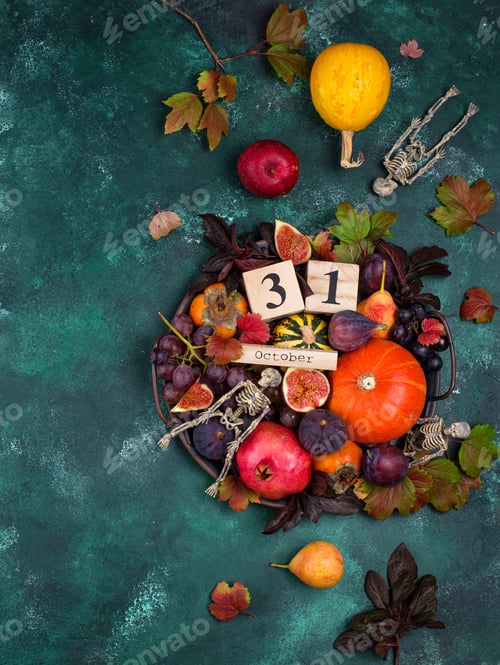 Preview: Halloween composition with autumn fruits