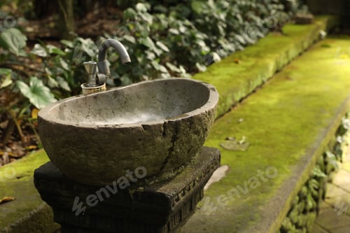 Preview: Stone washbasin in park on summer day