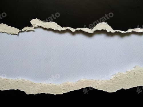 Vista previa: el
papel rasgado es el fondo.espacio libre para el texto.