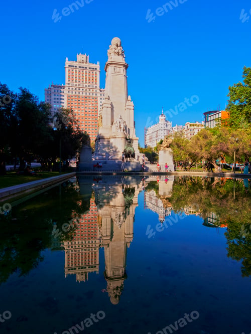 Preview: Plaza Espana in Madrid