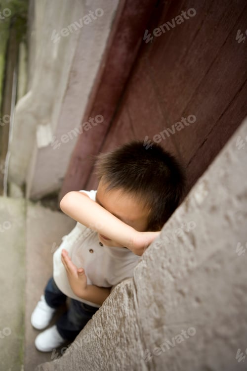 Preview: Hide and seek