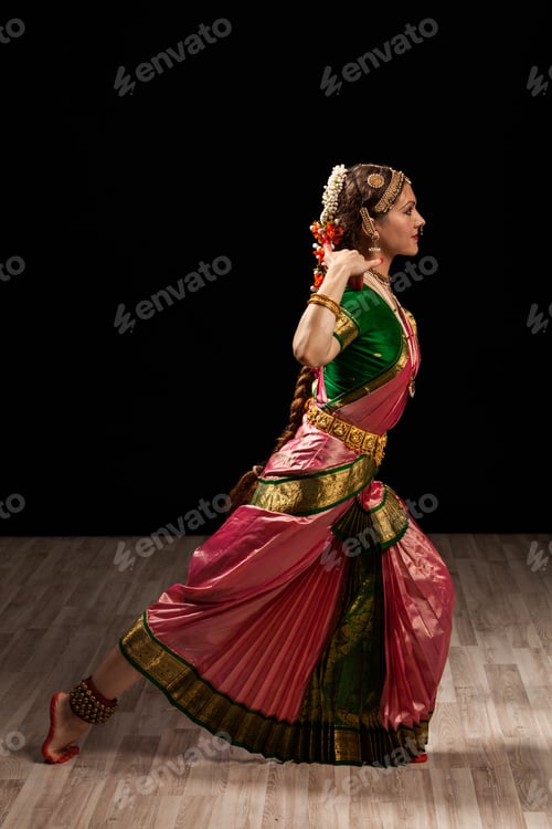 Preview: Beautiful dancer of Indian dance Bharatanatyam