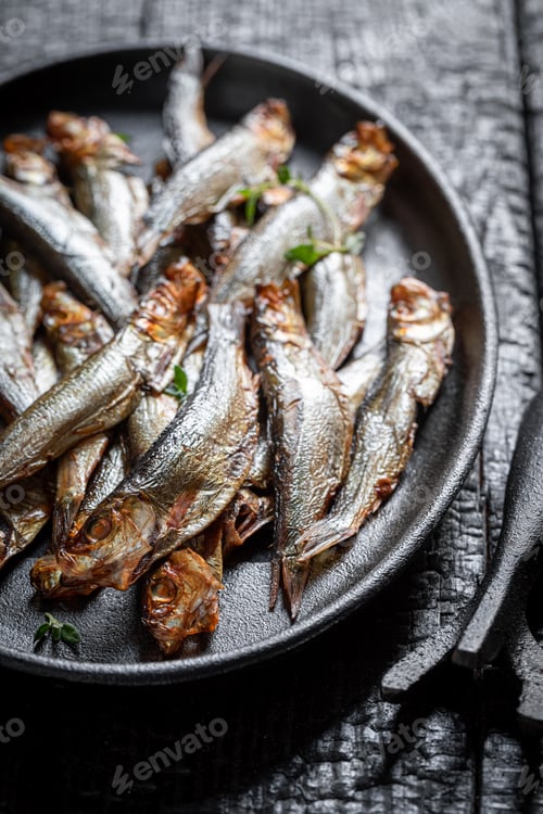 Preview: Healthy smoked sprats as a healthy snack.