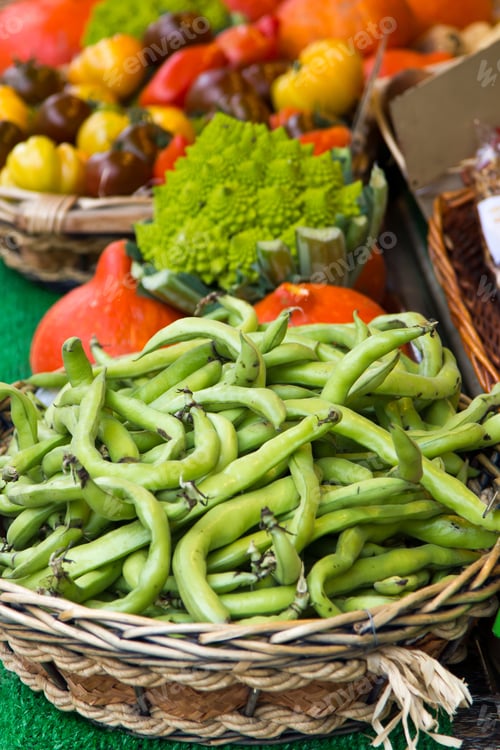 Preview: many different ecological vegetables on market