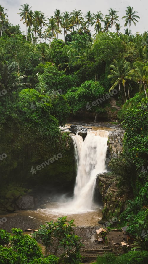 Preview: Tegenungan Waterfall. Ubud in Bali, Indonesia