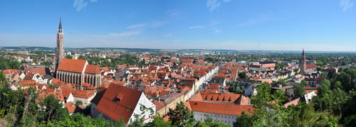 Preview: Panoramic view over red roofs of Landshut, Germany