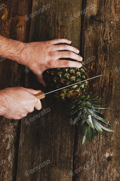 Preview: Guy with pineapple