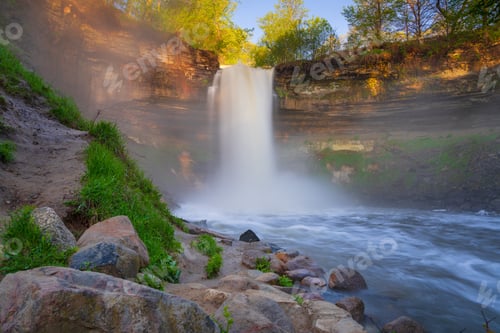 Preview: Minnehaha Falls in Minneapolis, Minnesota, USA