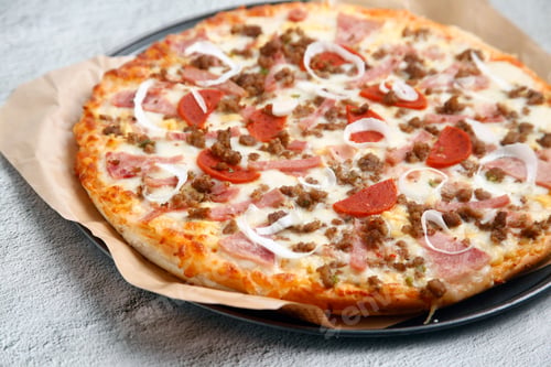 Preview: Freshly cooked Pizza with assorted toppings