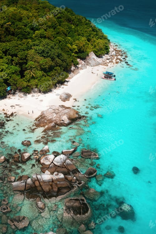 Preview: Paradise beach with white sand and rocks on the island of Lang Tengah, Terengganu, Malaysia