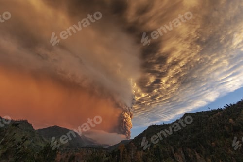 Preview: Beautiful view of the smoke coming from the Puyehue volcano located in Chile