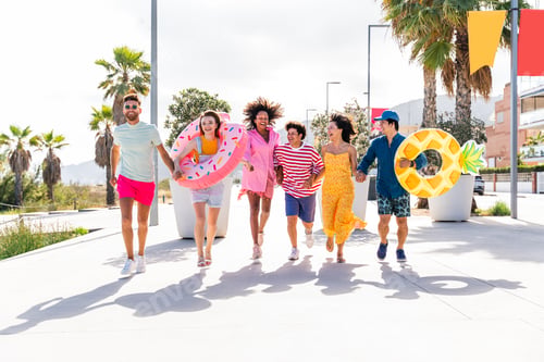 Preview: Group of young best friends bonding outdoors