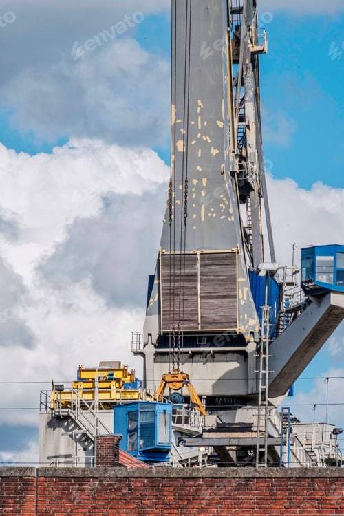 Preview: Construction machinery against a cloudy sky