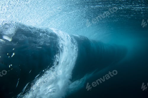 Preview: Wave Breaks from behind