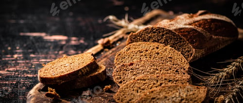 Preview: Slices of fragrant bread on a wooden cutting board.