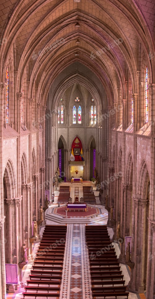 Preview: Gothic interior of the Basilica Del Voto Nacional, Quito , Ecuad