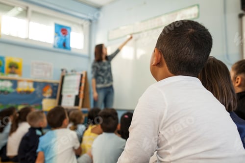 Preview: school children listening