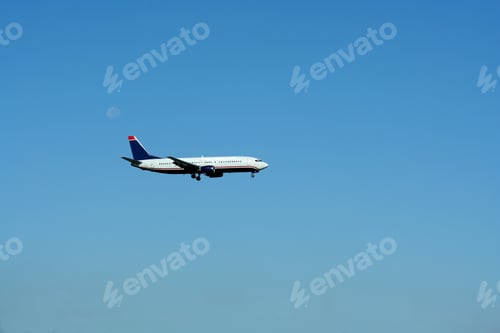 Preview: Passenger jet plane landing