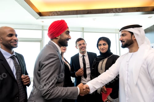 Preview: Business team in Dubai