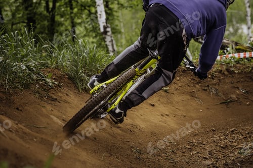 Preview: Male Athlete Mountain Biker