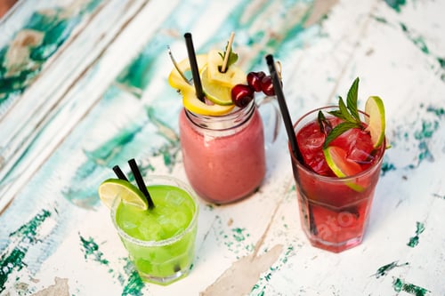 Preview: Smoothies from healthy organic fruit and vegetables