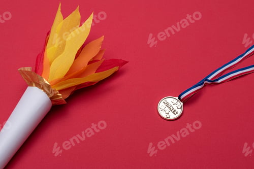 Preview: Torch made of paper and plastic medal
