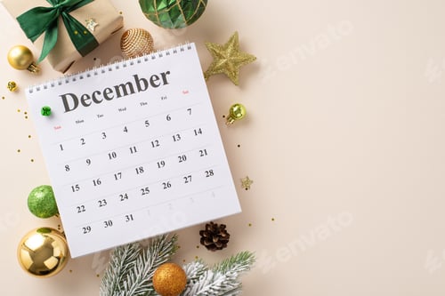 Visualização: Cena de antecipação do Natal. Foto aérea do calendário de dezembro, caixa de presente e bugigangas
cintilantes