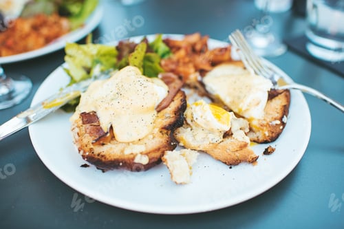Preview: Eggs benedict