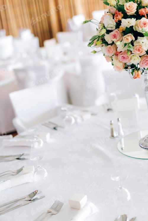 Preview: Beautiful decoration on wedding table