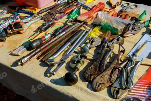 Preview: Hardware for sale at the Market, market sale, a used tool