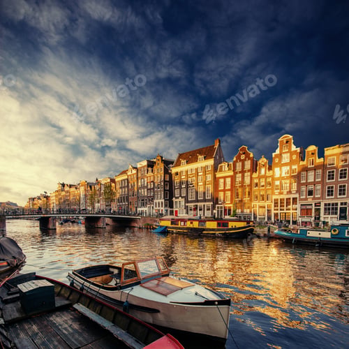 Preview: Amsterdam canal on the west.