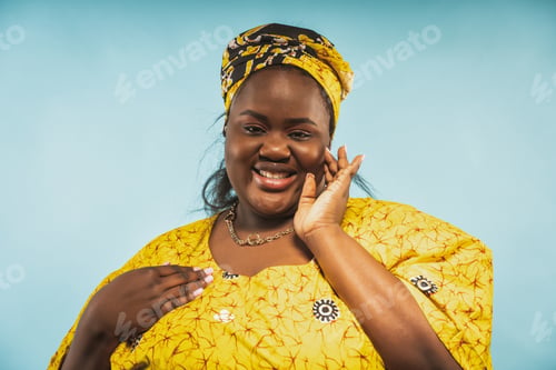 Preview: Image of a beautiful woman from africa wearing traditional clothes