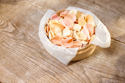 Preview: Rice chips on the table