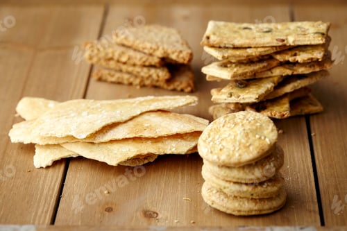 Preview: Variety of crackers
